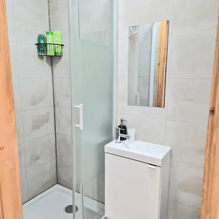 In 6 Minutes Drive To Victoria Station * Manchester