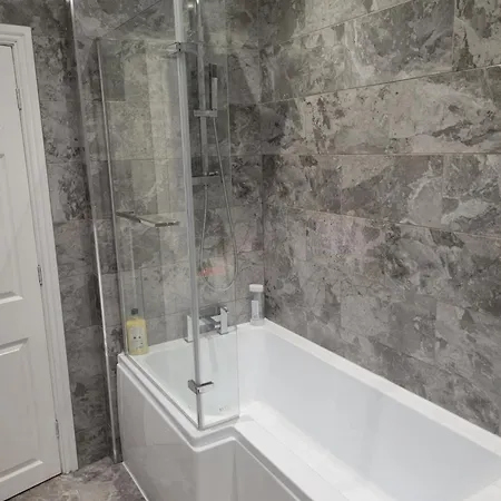 A Single Cosy In 4 Bedroom Kwatera prywatna