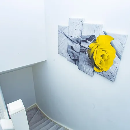 The Edge - Enjoy A Luxury