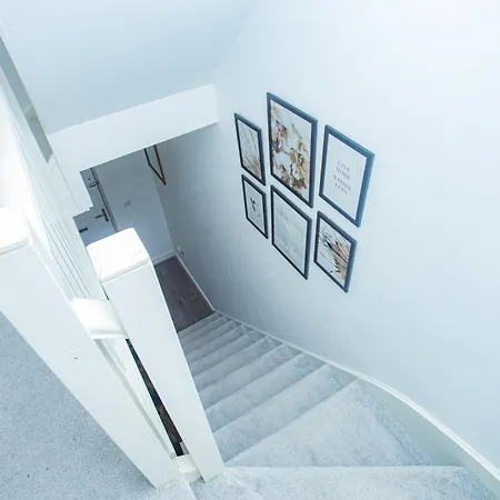 The Edge - Enjoy A Luxury *