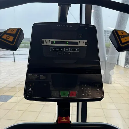 Penthouse Height Flat, View Balcony, Quiet, Free Wifi, Gym & Minimalistic Апартаменты