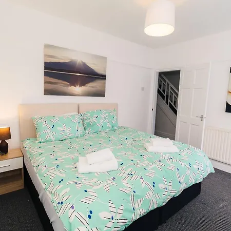 Spacious 2-bed Retreat Free Parking * Manchester
