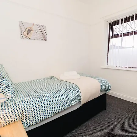 Spacious 2-bed Retreat Free Parking *