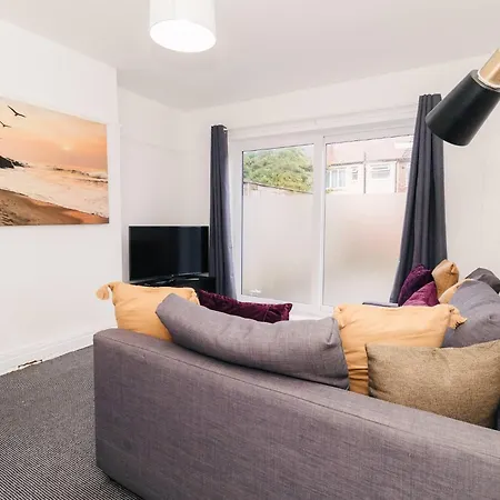 Spacious 2-bed Retreat Free Parking *