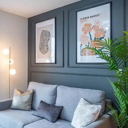 2 Bedroom At Valore Services Short Lets & Serviced With Secure Parking Apartmán *