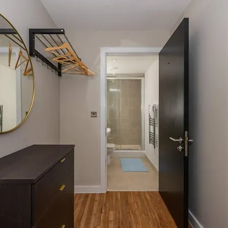 2 Bedroom At Valore Services Short Lets & Serviced With Secure Parking Appartement *