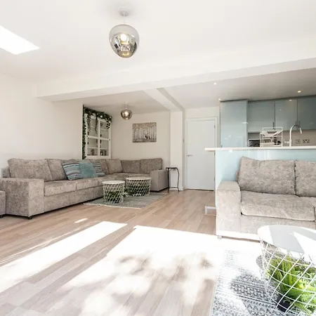 Feriehus Guestready - A Haven By The River