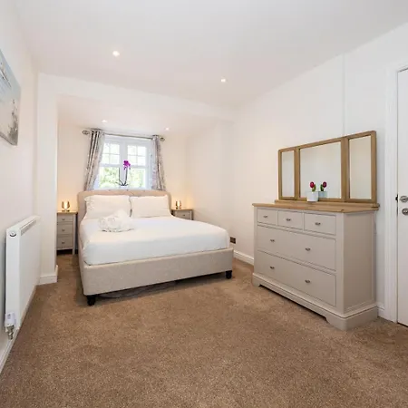 Feriehus Guestready - A Haven By The River