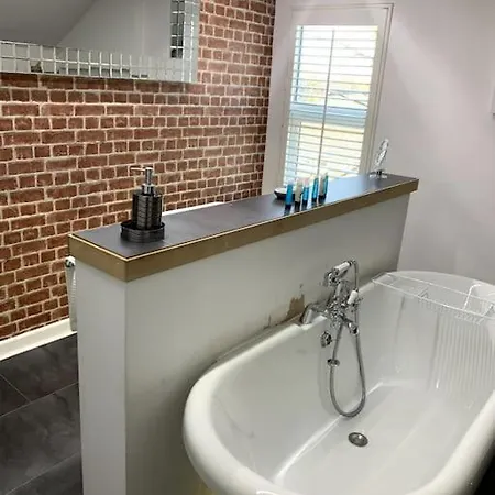 Ivy Mount Boutique *