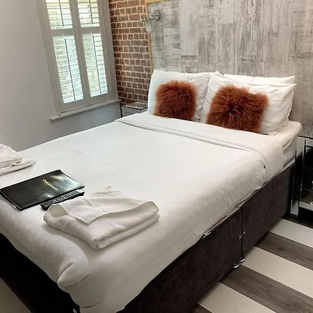 Ivy Mount Boutique * Manchester