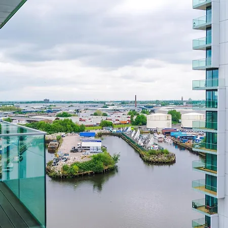 Apartment Media - Skyline View