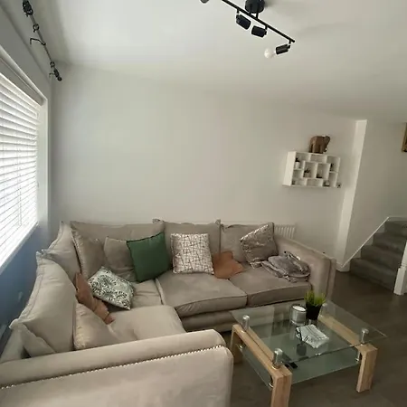 Yourlinkshouse Close To Etihad & Coop Live Arena - Sleeps 4 度假居 *