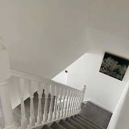 Yourlinkshouse Close To Etihad & Coop Live Arena - Sleeps 4 曼彻斯特