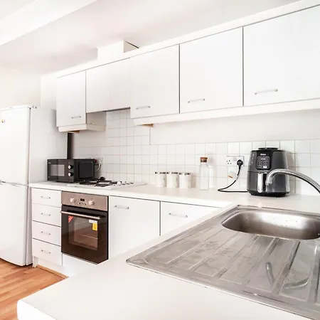 Δωμάτια σε οικογενειακή κατοικία Cocoon- A Cozy Retreat