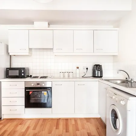 Cocoon- A Cozy Retreat * Manchester