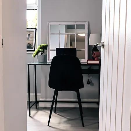 Spacious Stylish With Free Parking 10 Mins To Centre & Ao Arena Ideal For Groups & Long Manchester