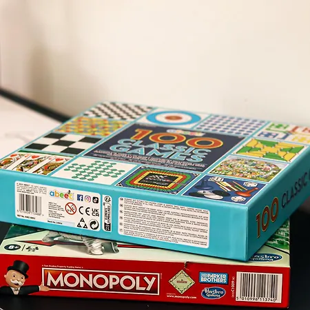 Spacious Stylish With Free Parking 10 Mins To Centre & Ao Arena Ideal For Groups & Long Semesterbostad