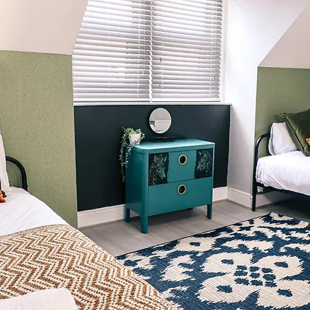 Spacious Stylish With Free Parking 10 Mins To Centre & Ao Arena Ideal For Groups & Long Casa vacanze *