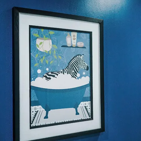 New! Stunning 2-bed In By 53 Degrees Property, Amazing Location - Sleeps 6! *