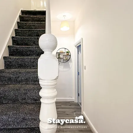 Ashfield Co-living - Private Self-cater Manchester