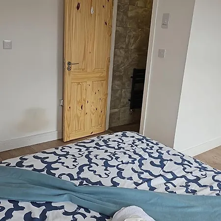 Room-2 En-suite Double Bedroom In Kwatera prywatna *