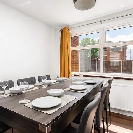 Comfy 3br - Pool Table - Games - Sleeps 8 * Manchester