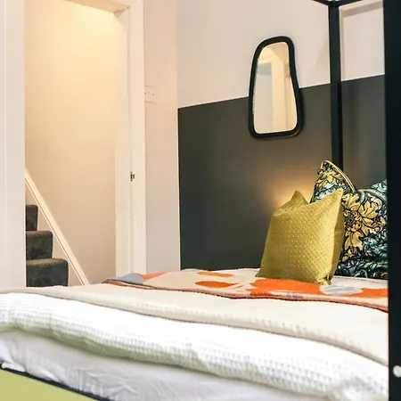 Dom wakacyjny Long Stays, Rates, Free Parking, Contractors Haven, Relocators, Work Leisure, Cosy House, Newly Renovated, Manchester