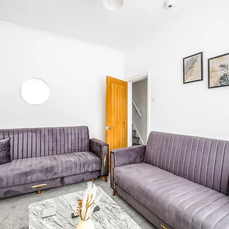 Big New House - 5bdr Near Holiday home Manchester