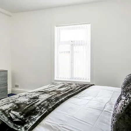 Dom wakacyjny Big New House - 5bdr Near