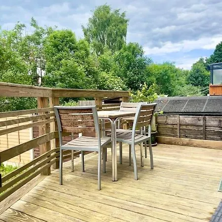 United View! Big House, Prime Location, Transport Манчестер