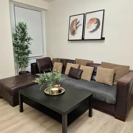 Ferienhaus Large Four Bedroom House In Near Centre