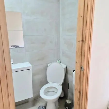 Dom wakacyjny Large Four Bedroom House In Near Centre Manchester