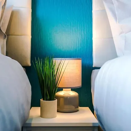 Prázdninový dům Beautiful Modern Home, Sleeps 8, Free Parking Manchester