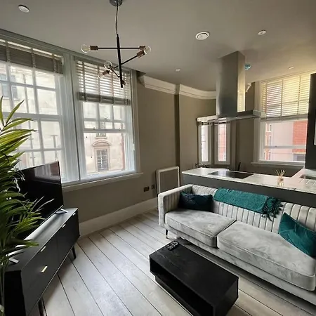 Apartment Stunning 2-bedroom In Centre