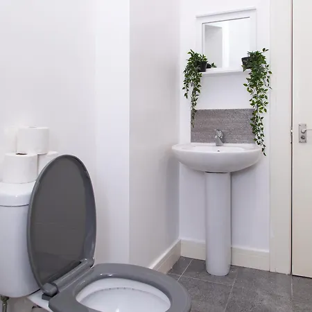 Salford Free Parking Apartman