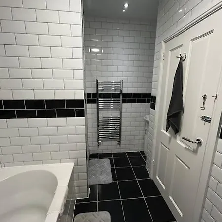 דירה 3 Bedroom In - Near Etihad Stadium מנצ'סטר