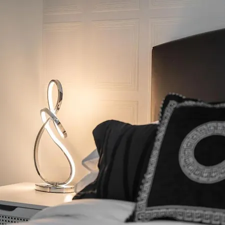 דירה Cityfront Luxe Near Centre Facing Etihad & Coop Live, Free Parking *