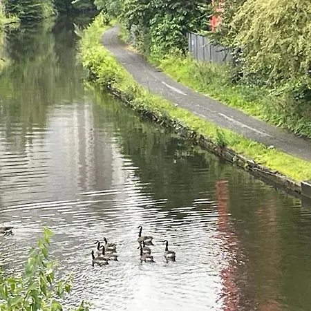 דירה Cityfront Luxe Near Centre Facing Etihad & Coop Live, Free Parking