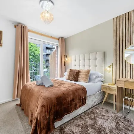 Cityfront Luxe Near Centre Facing Etihad & Coop Live, Free Parking דירה מנצ'סטר