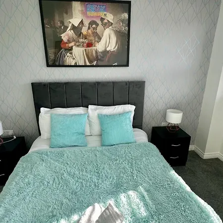 Lux Livin' - Luxury 2 Bed With Free Parking Apartman Manchester