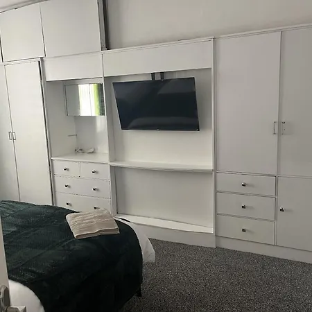 Casa de Férias Droylsden House