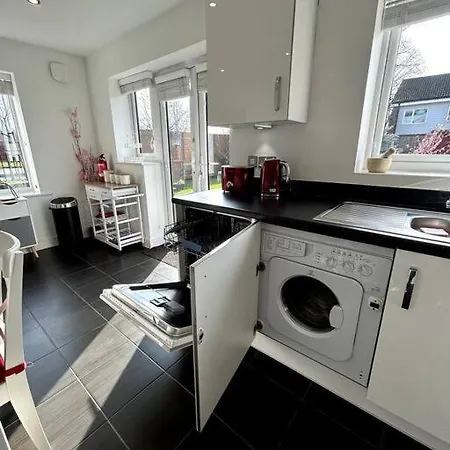 3-bedroom House Close To Centre *