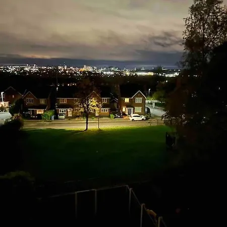 View Large 5br Town House Parking Holiday home Manchester