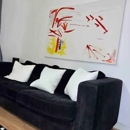 View Large 5br Town House Parking Manchester