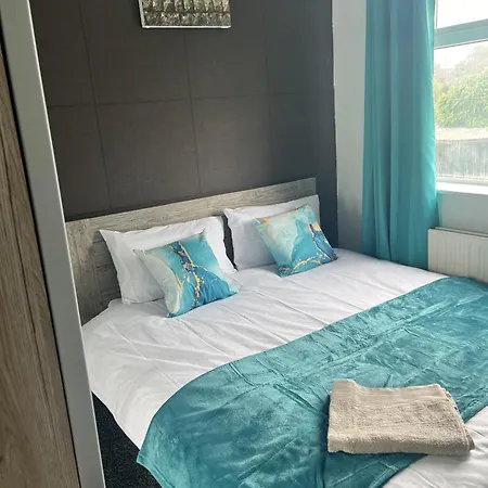 Droylsden House Casa de Férias *