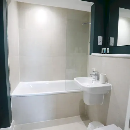 Trafford Duplex - Pass The Keys דירה *