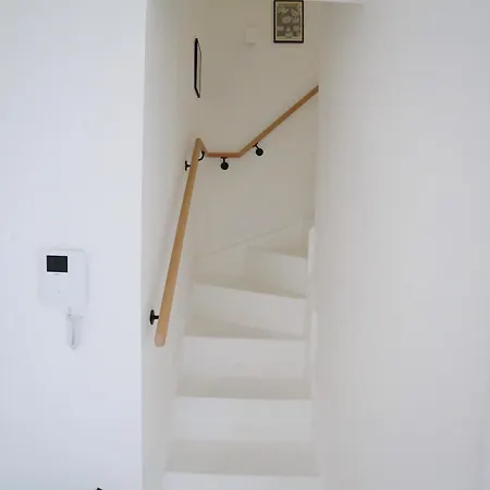 Trafford Duplex With Free Parking Pass The Keys Apartman Manchester