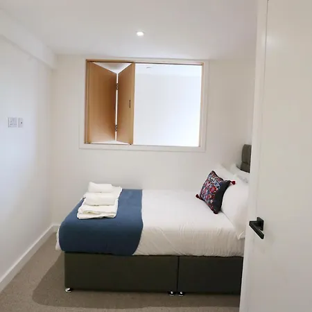 Apartman Trafford Duplex With Free Parking Pass The Keys Manchester