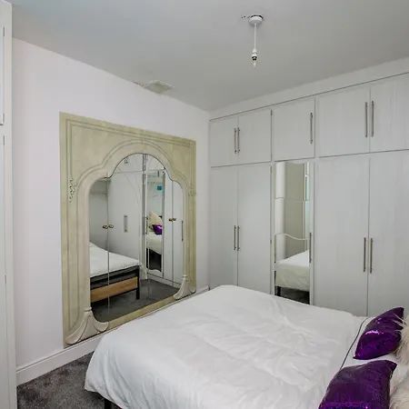 Modern 7 Bed In City Centre With Free Parking & Wifi Дом отдыха