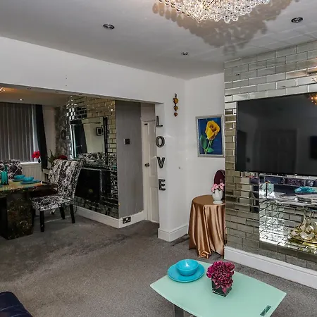 Modern 7 Bed In City Centre With Free Parking & Wifi Дом отдыха